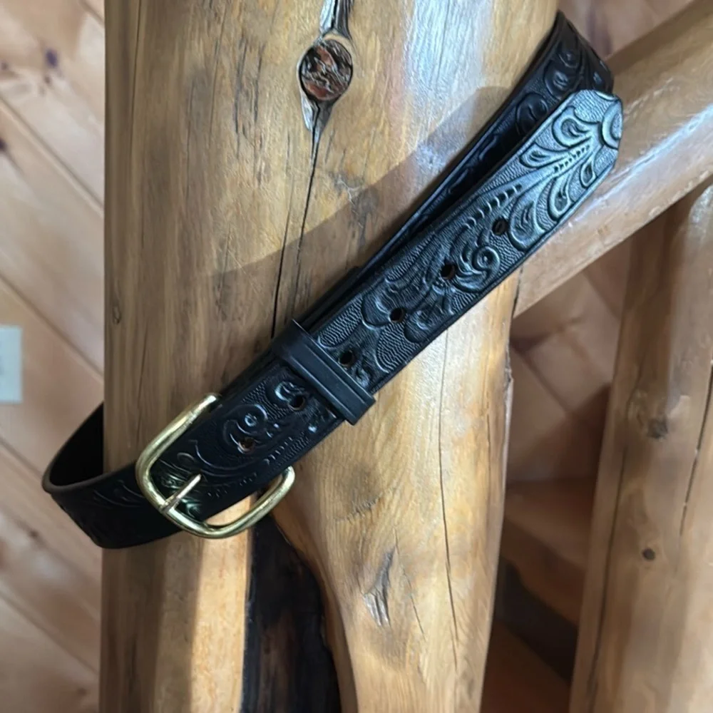 Boston black embossed leather belt with brass buckle Size 36 Made in USA